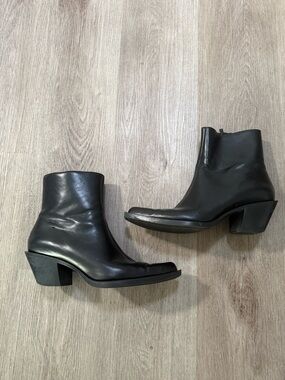 Women’sZara Black Faux Leather Ankle Boots Size 40 Block Heel Minimalist Booties